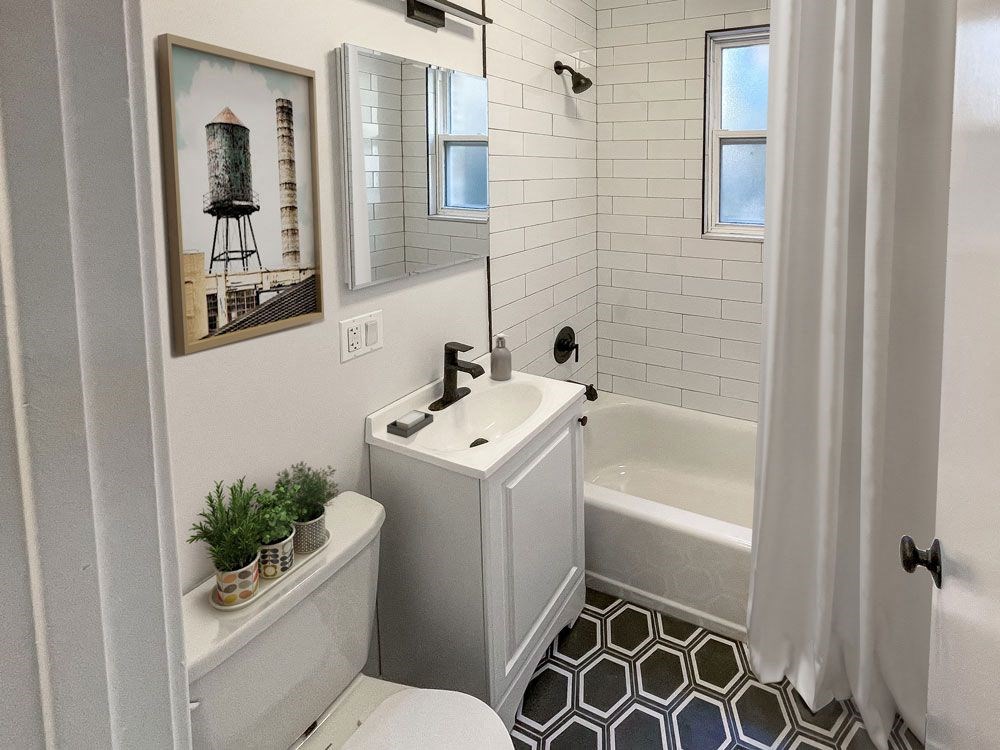 Dakin Court Bathroom