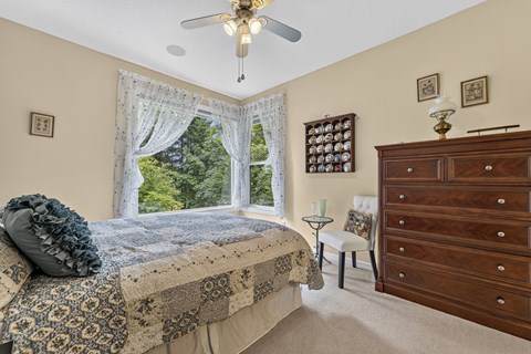 11777 SW Queen Elizabeth St Studio-2 Beds Apartment for Rent