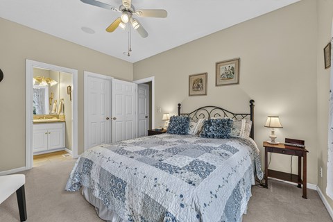 11777 SW Queen Elizabeth St Studio-2 Beds Apartment for Rent