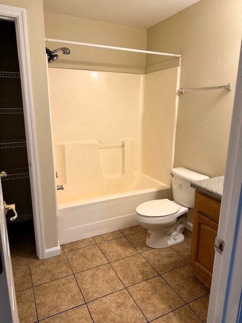 2 bedroom master bathroom