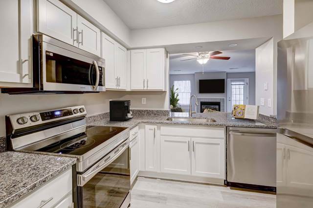 2-bedroom apartment at Mannington Place Apartments in Stow, OH