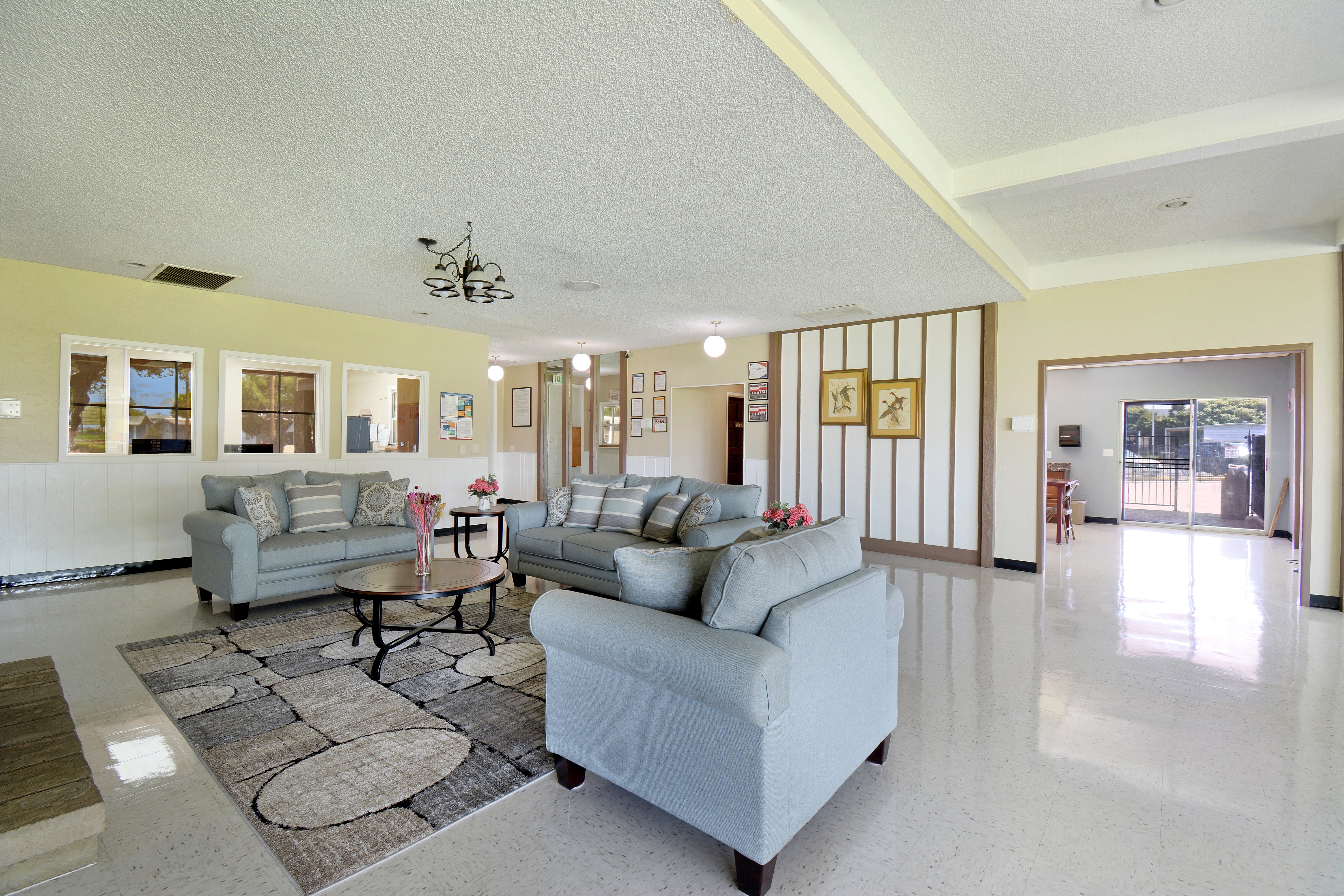 Belaire Manor Mhc is a similar property to Galleria North Apartments located in Glendale