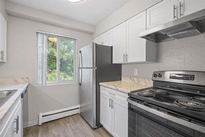 Kitchen at The Meridian at Lakewood, Lakewood, 80228