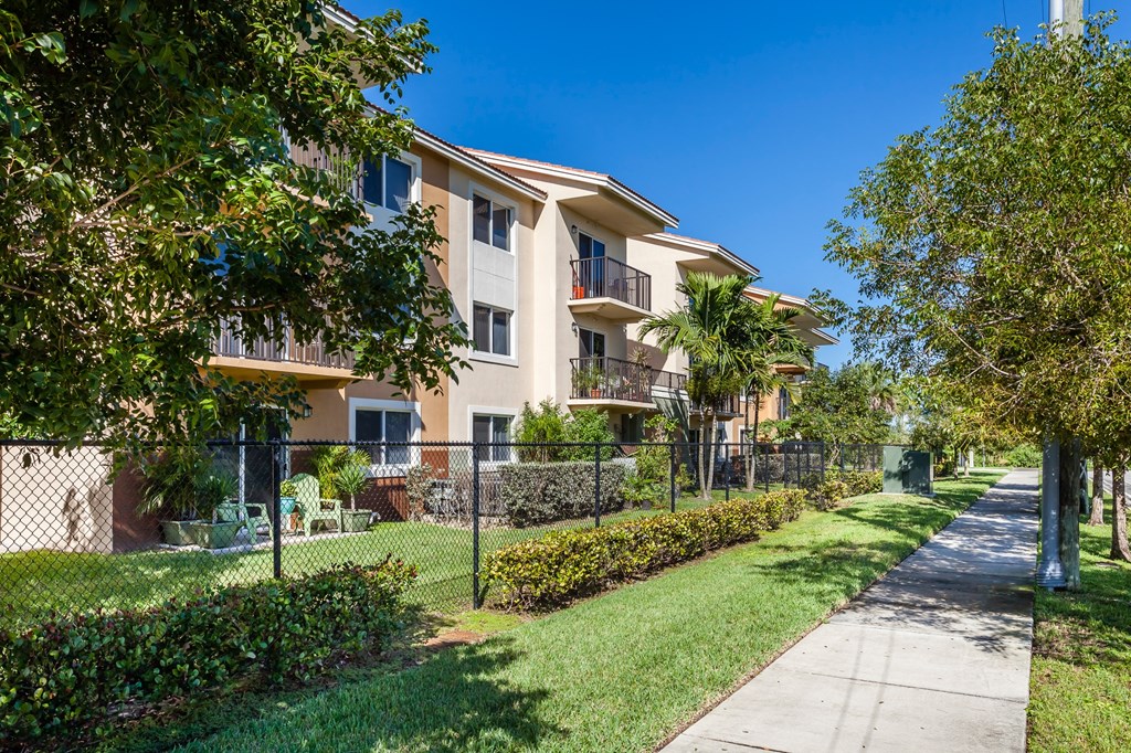 the preserve at ballantyne commons community walkway