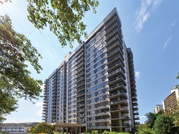 Prospect Place apartment building on 300 Prospect Avenue, Hackensack, NJ - Photo Gallery 2