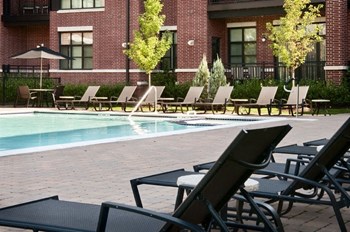 100 Sterling Blvd 1-2 Beds Apartment for Rent - Photo Gallery 22