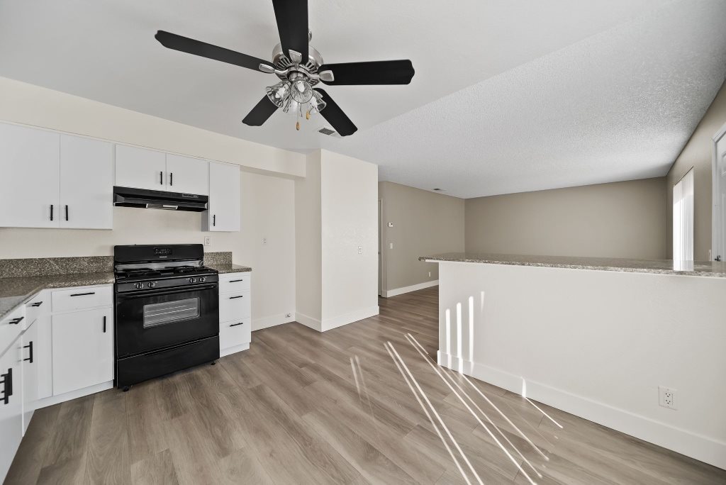 Hesperia Regency Apartments