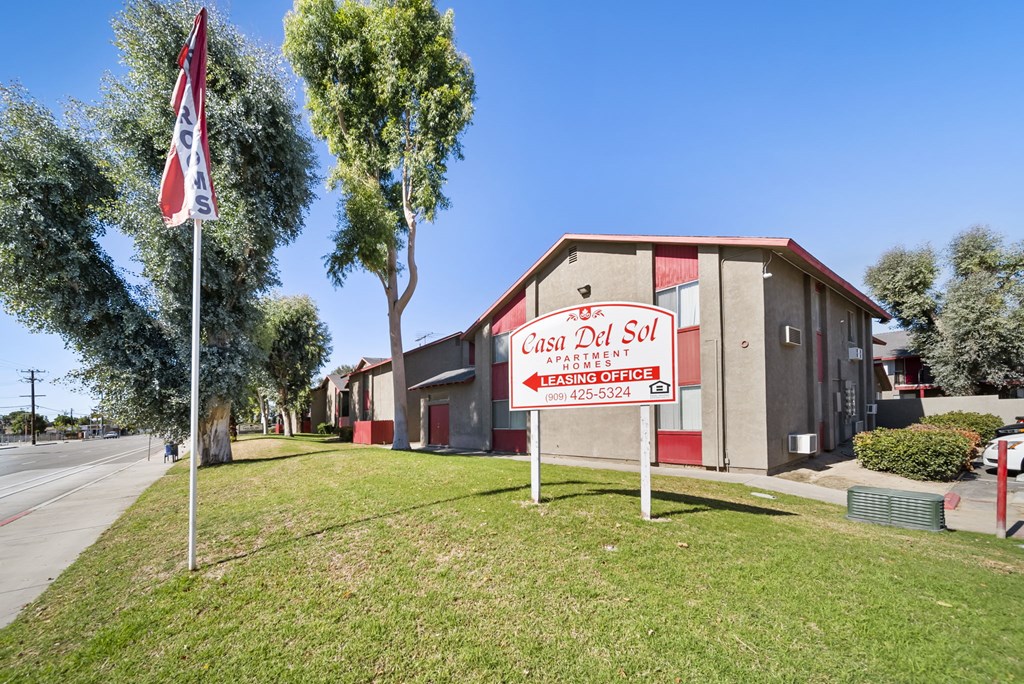 A building with a sign that says "Casa Del Sol" in front of it.