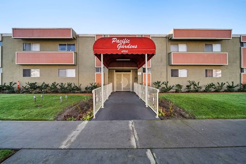 4900 W. 116Th Street Studio-2 Beds Apartment for Rent
