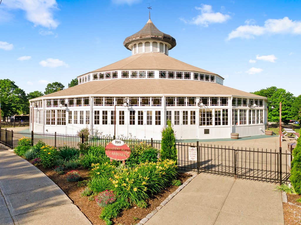 Taymil Waterman Square Apartment Homes East Providence Area