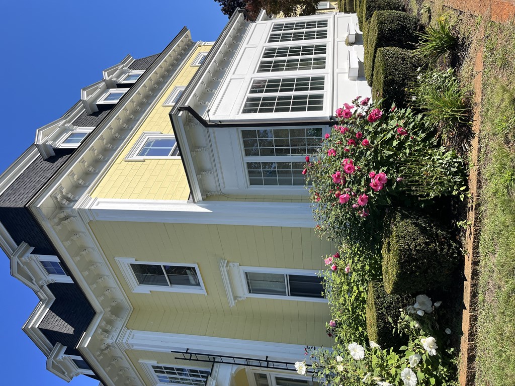 128 Main Street Exterior