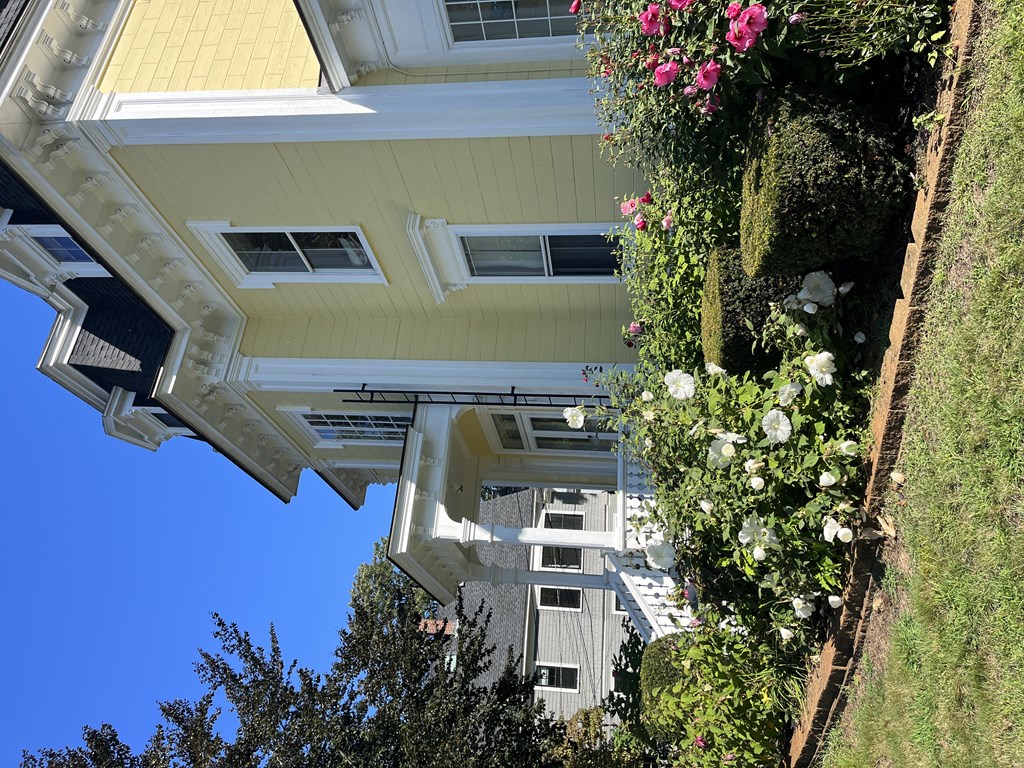 128 Main Street Exterior