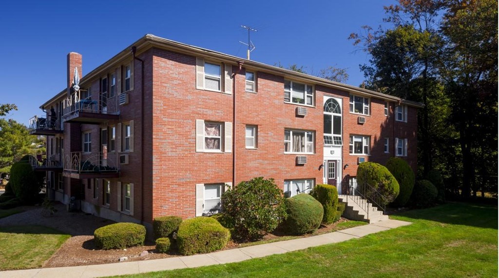 Taymil Francis Crossing Building Exterior