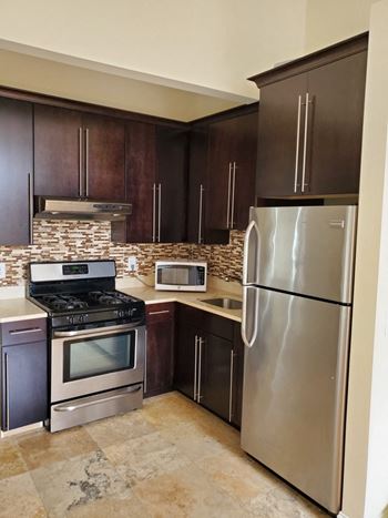 Taymil 110 Benefit Street Apartment Homes Stainless Steel Appliances