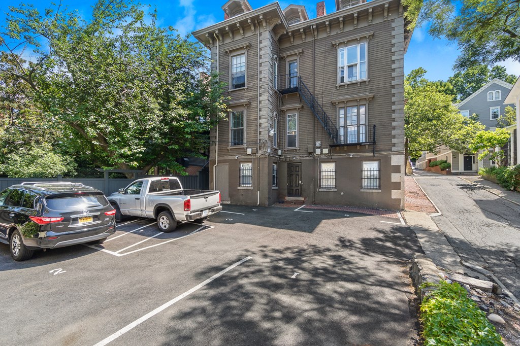 Taymil 122 Benefit Street Apartment Homes Building Exterior