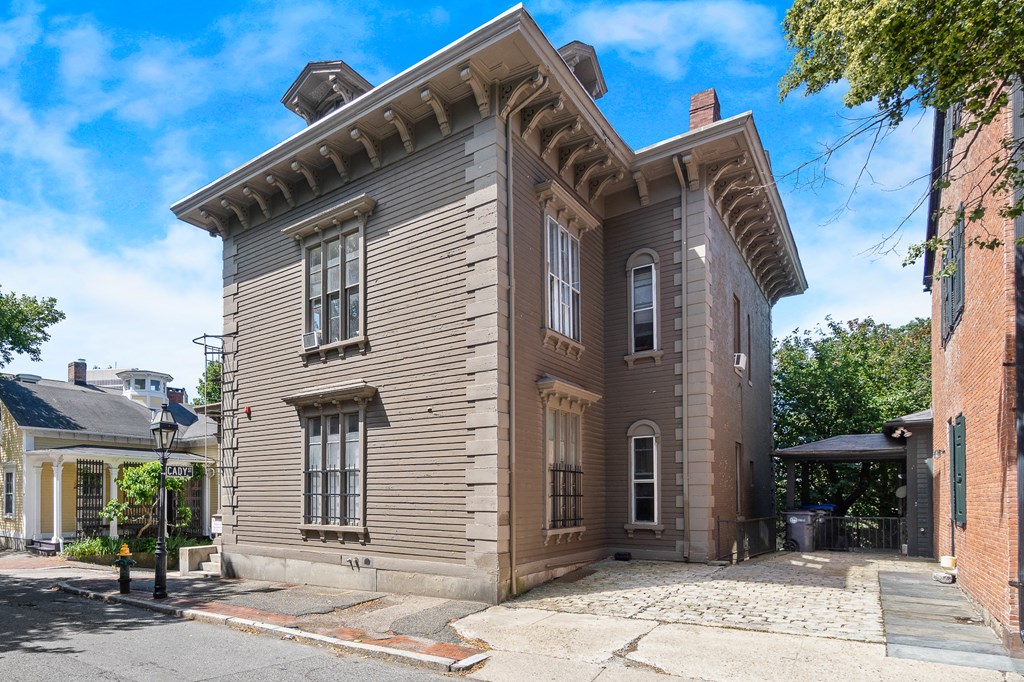 Taymil 122 Benefit Street Apartment Homes Building Exterior