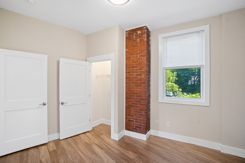 Taymil 125 Charles Apartment Homes Bedroom