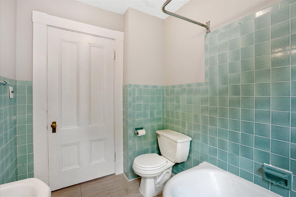 Taymil Residences at Andover Bathroom