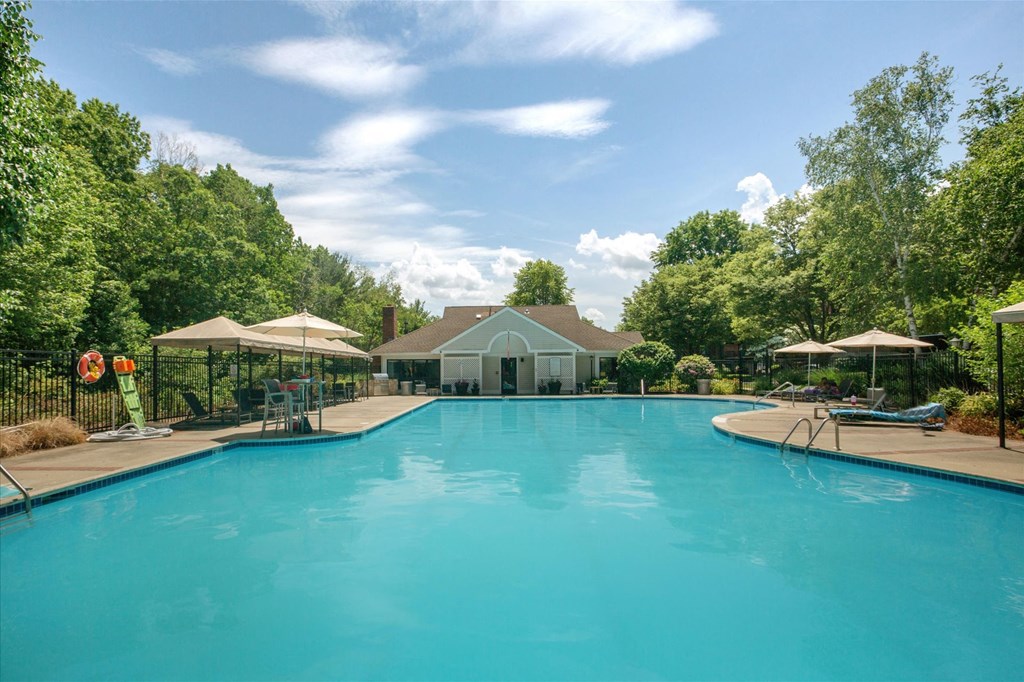 Taymil Andover Place Outdoor Pool