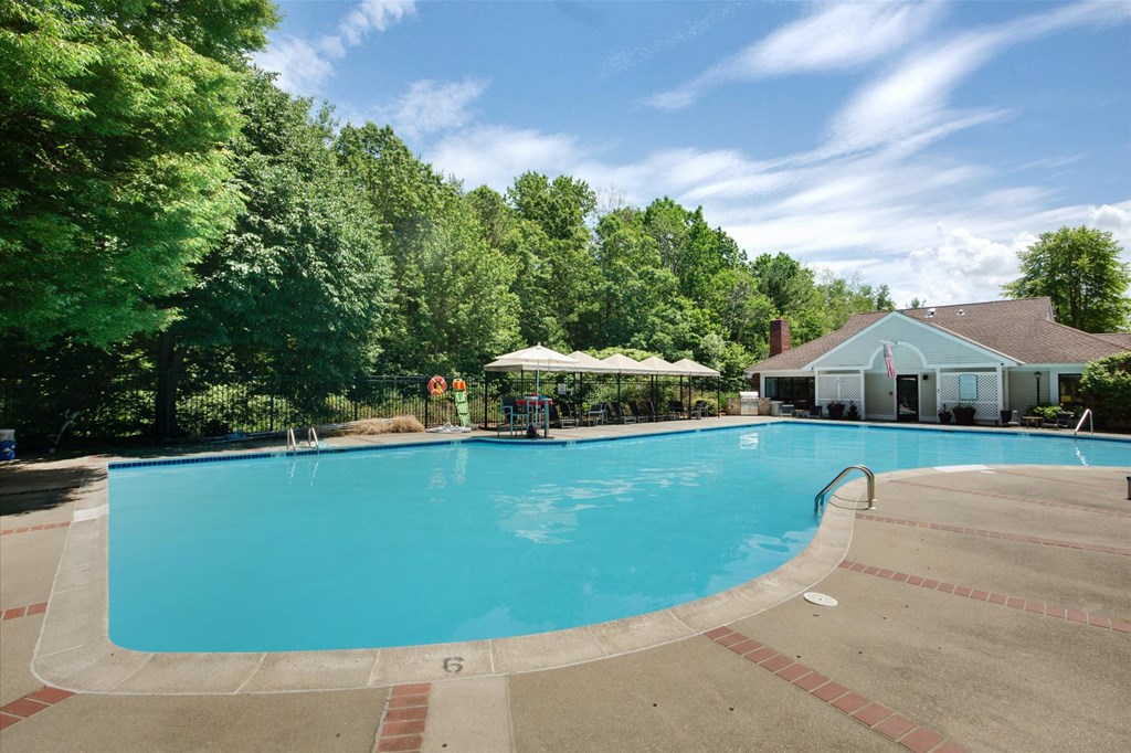 Taymil Andover Place Outdoor Pool