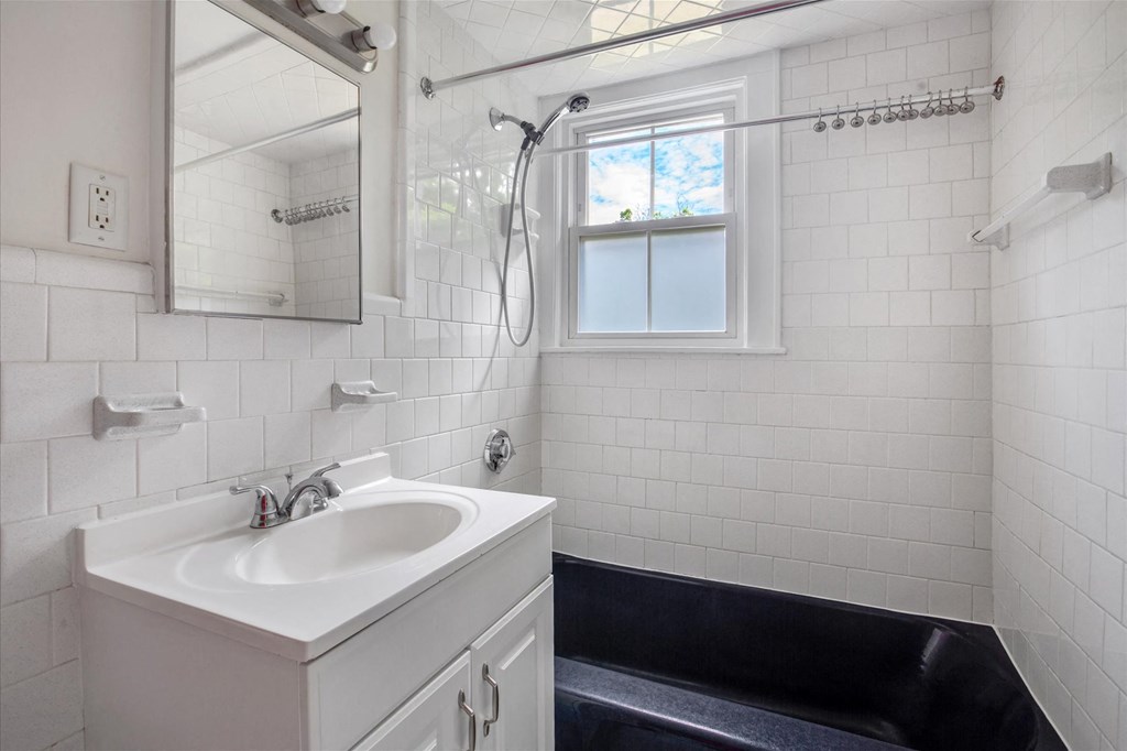Taymil Argyle Street Apartment Homes Bathroom
