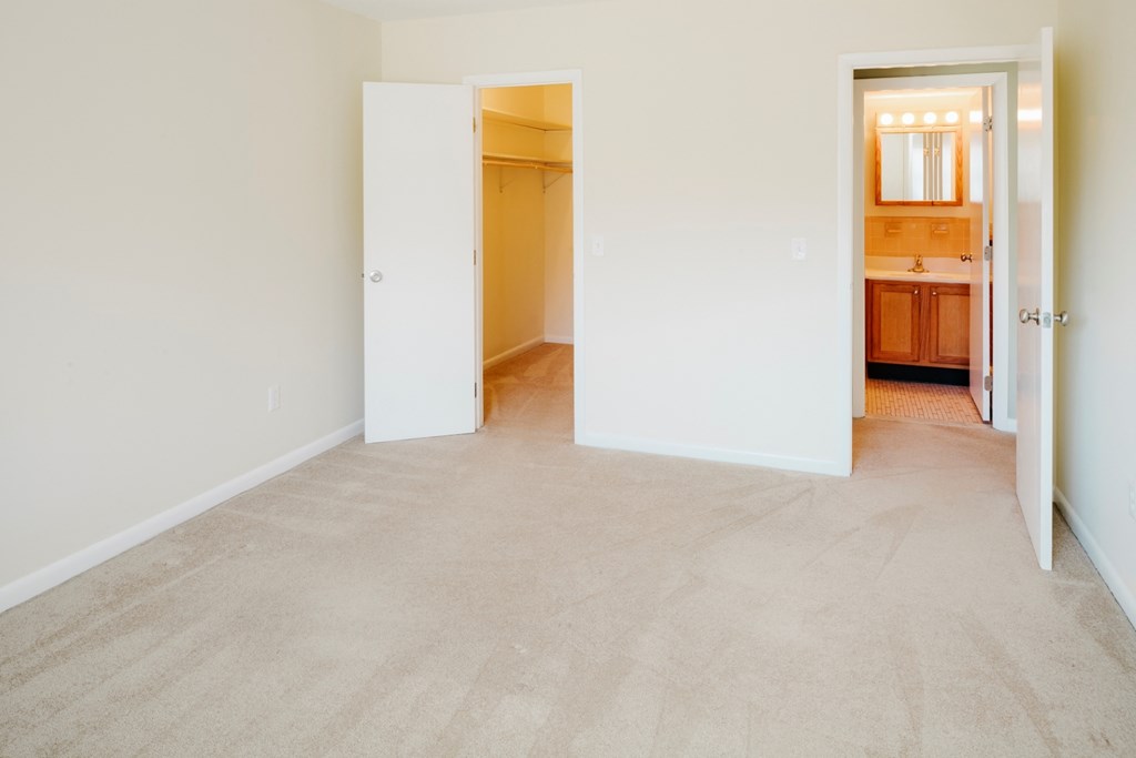 Taymil East Shore Apartment Homes Bedroom