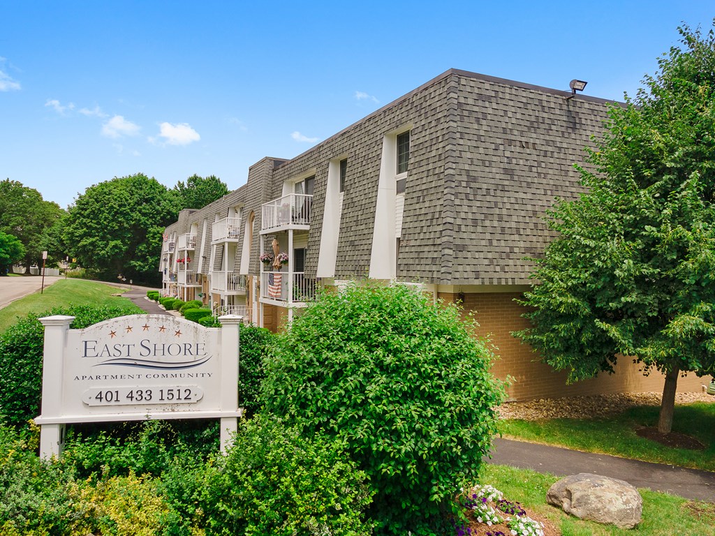 Taymil East Shore Apartment Homes Sign