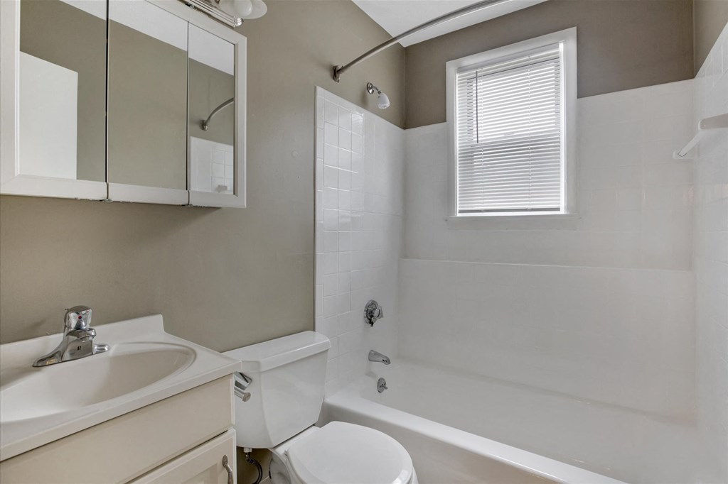 Taymil Francis Crossing Bathroom