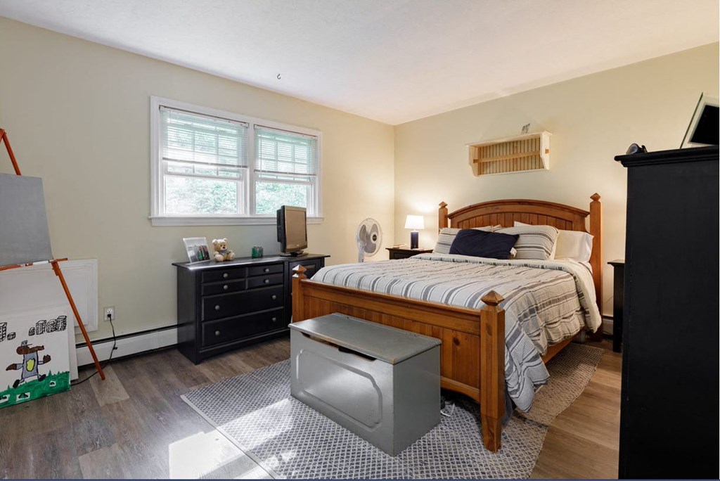 Taymil Holly House Bedroom