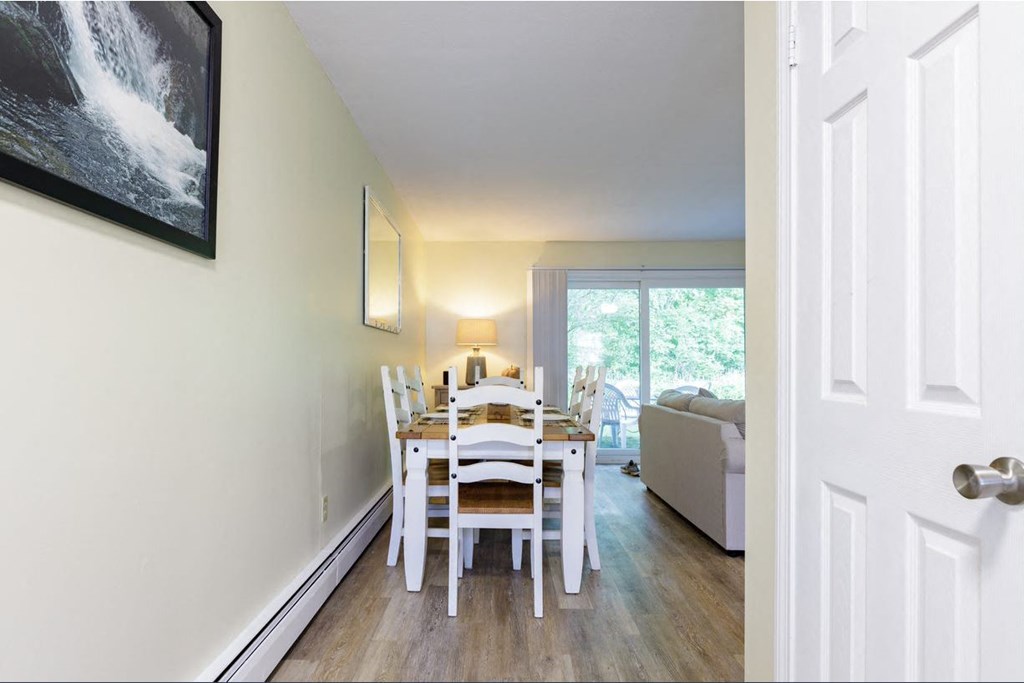 Taymil Holly House Dining