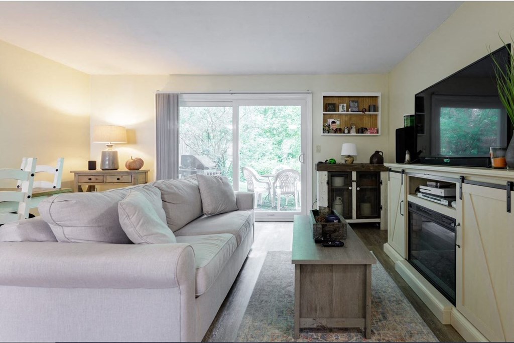 Taymil Holly House Living Room