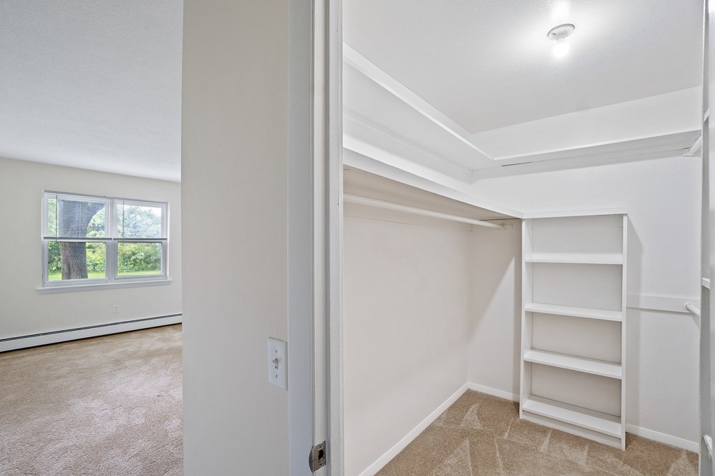 Taymil Landings on the Trail Walk-In Closet