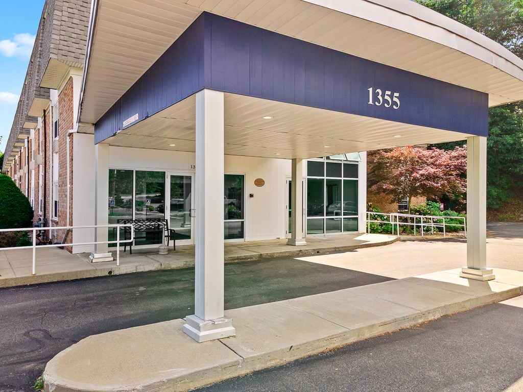 Taymil Landings on the Trail Building Exterior