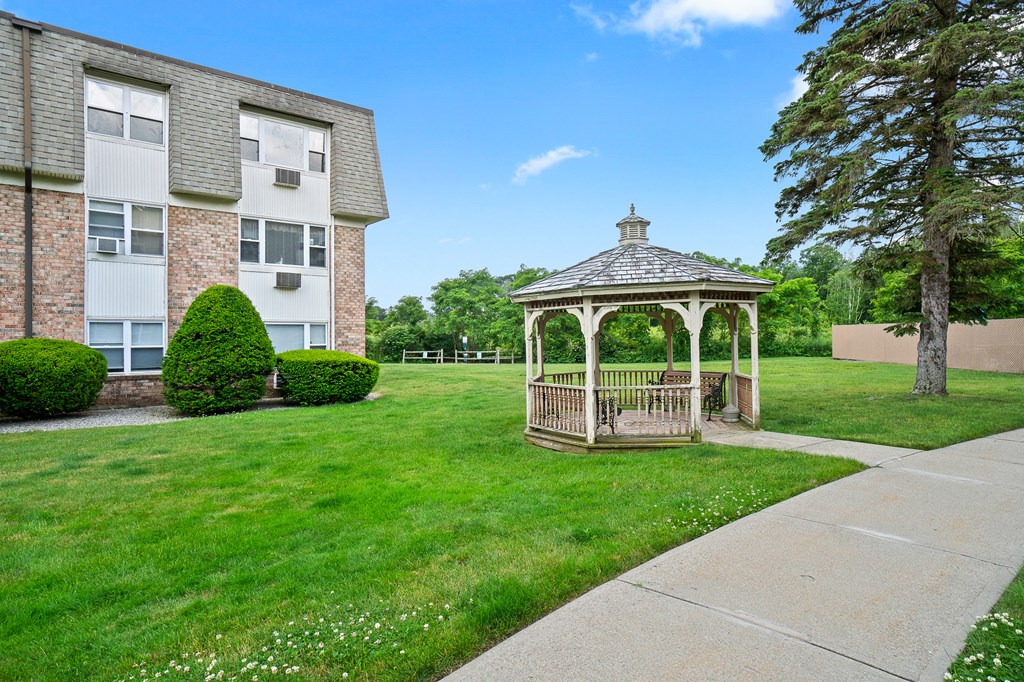 Taymil Landings on the Trail Gazebo
