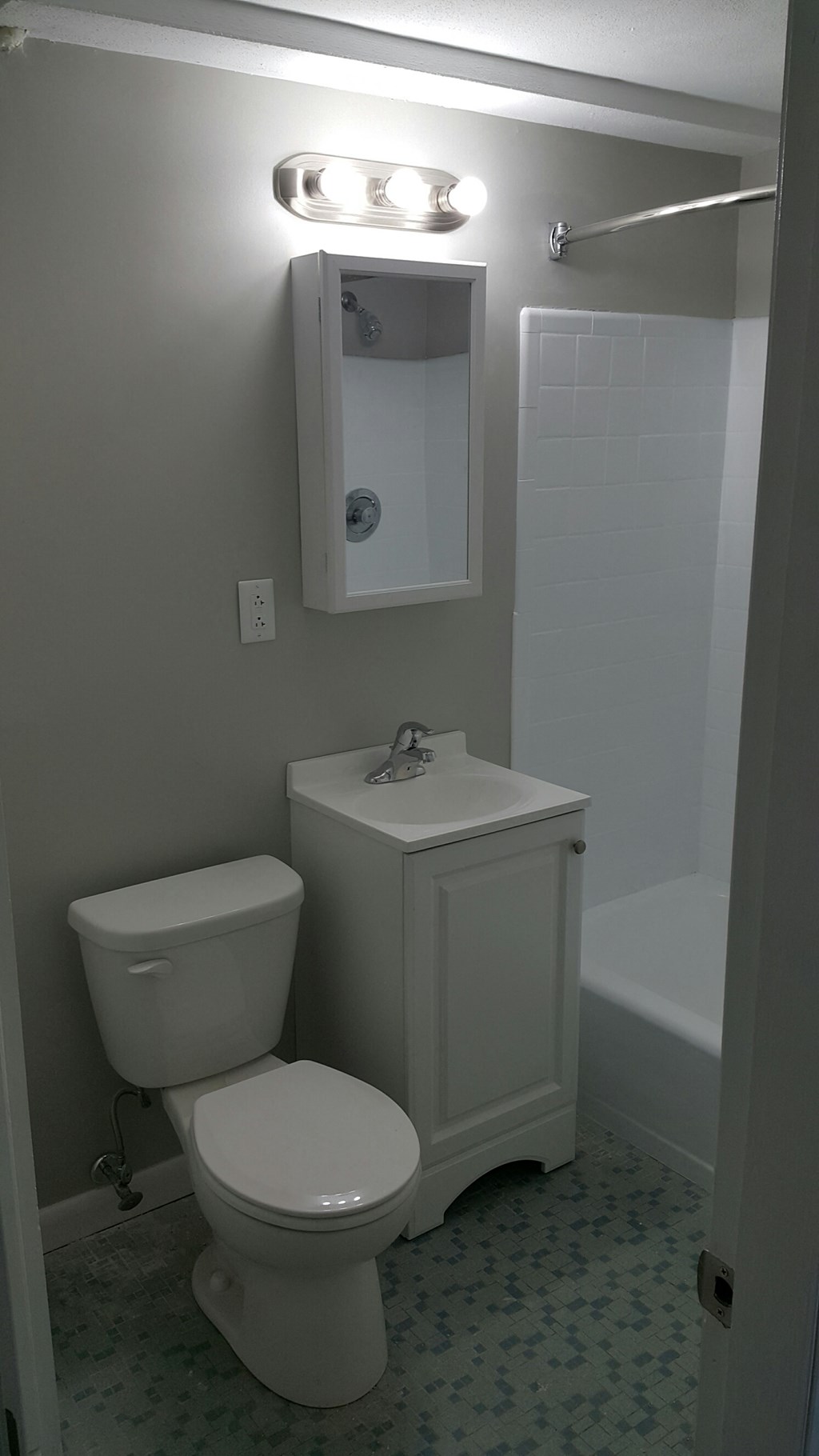 Taymil Waterman Square Apartment Homes Bathroom