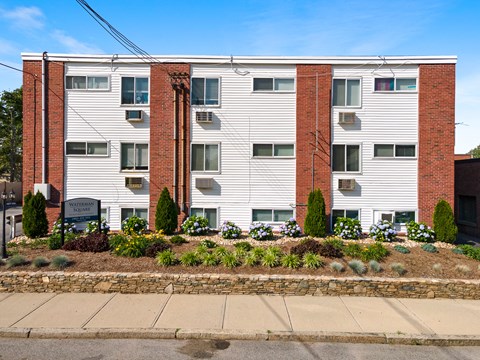 Taymil Waterman Square Apartment Homes Building Exterior