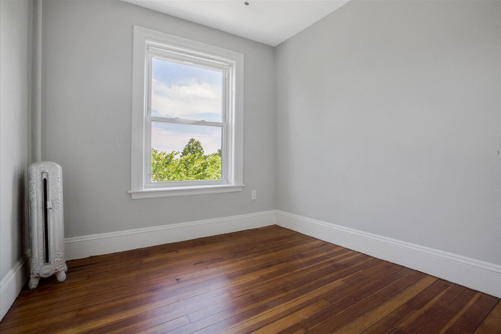 Taymil Winthrop Road Bedroom