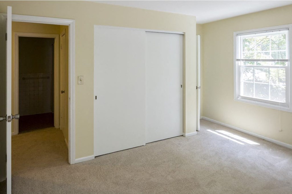 Taymil Woodruff Court Bedroom