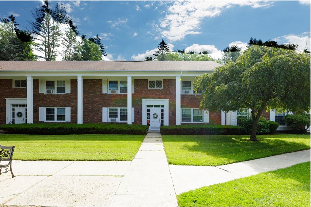 Taymil Woodruff Court Exterior