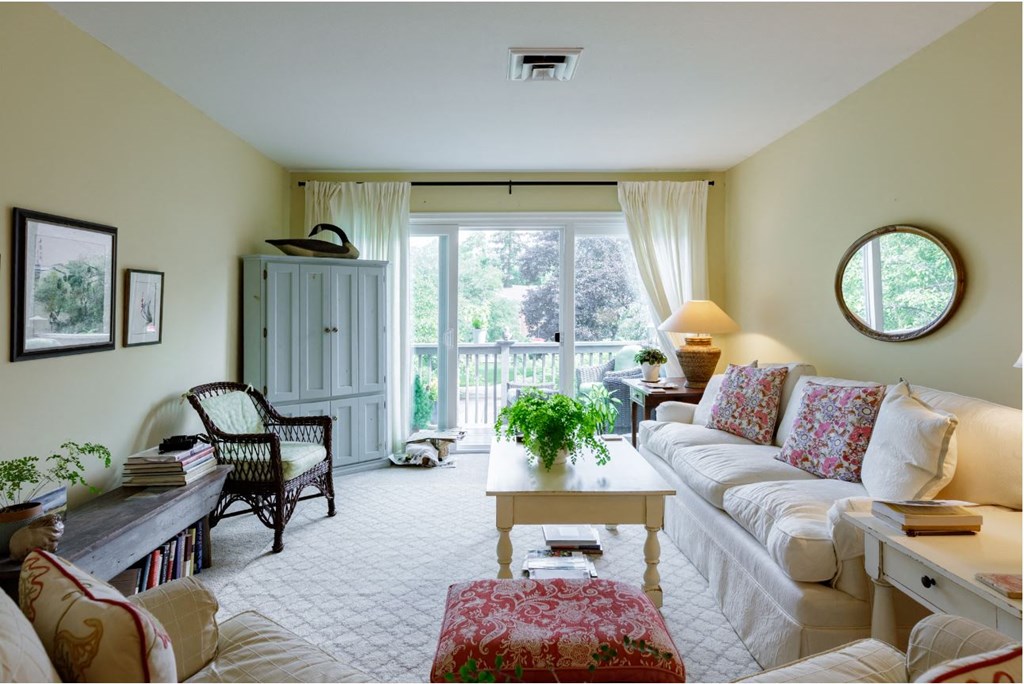 Taymil Woodruff Court Living Room