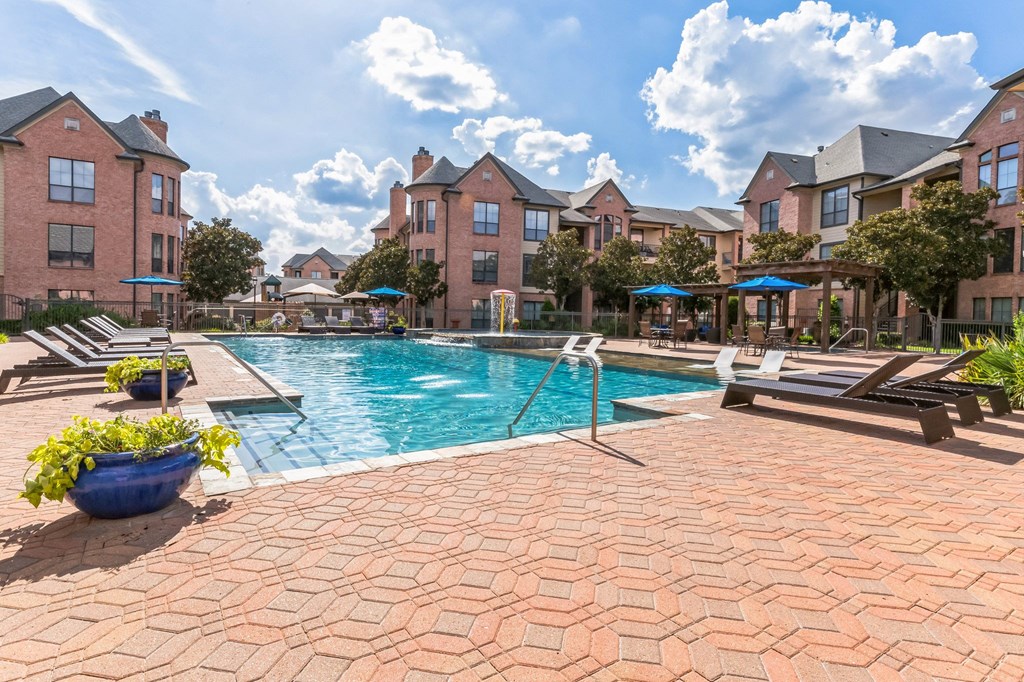 Swimming pool at Vintage Park Apartments, Texas 77070