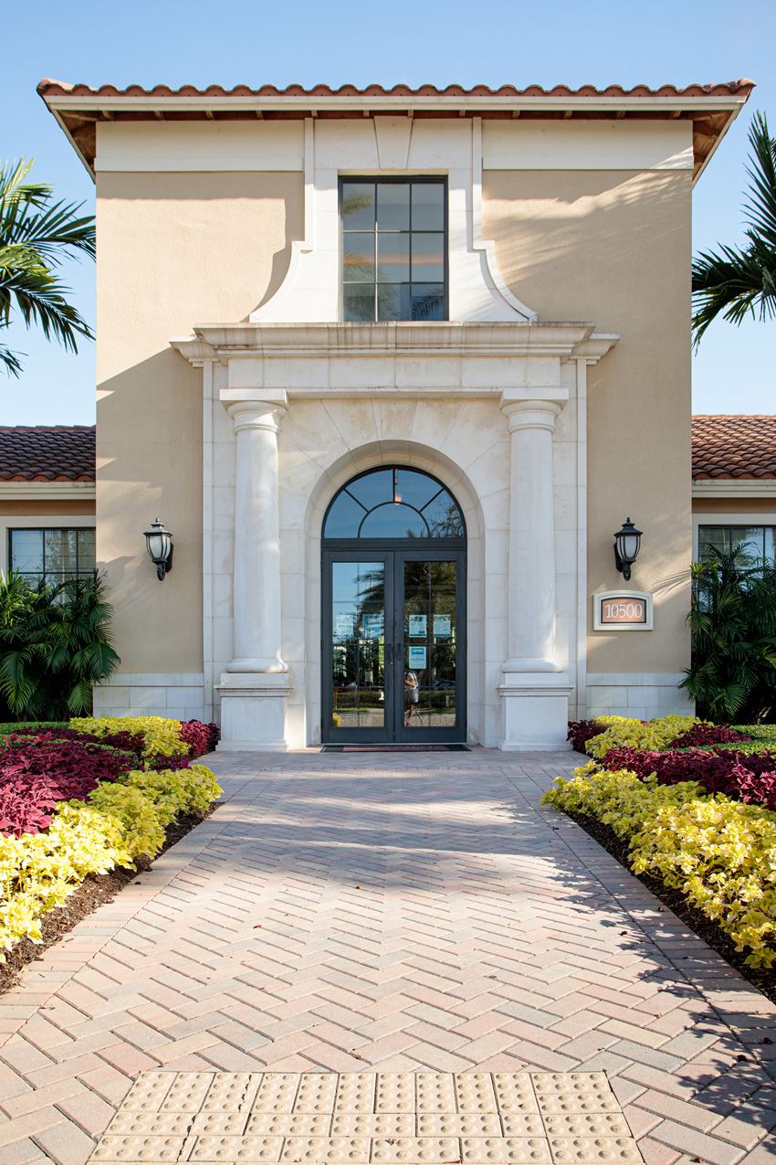 Entrance to Clubhouse - The Atlantic Doral - Photo Gallery 1