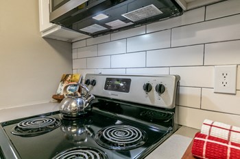9230 Nesbit Ferry Road 1-3 Beds Apartment for Rent - Photo Gallery 2