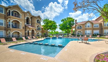 Sparkling Pool- The Palazzo - Photo Gallery 3