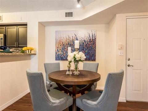Dining Room at St. Andrews at Weston, Weston, FL, 33326.