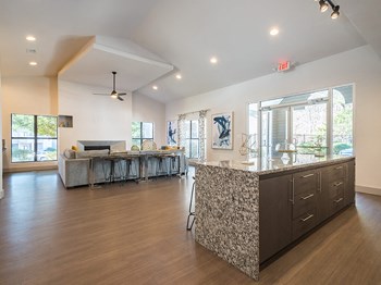 Lobby/Clubhouse - The Atlantic Newton