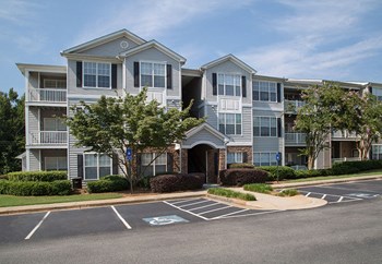 front exterior building - Photo Gallery 3