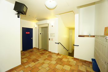 MailRoom, 2616 Telegraph - Photo Gallery 4