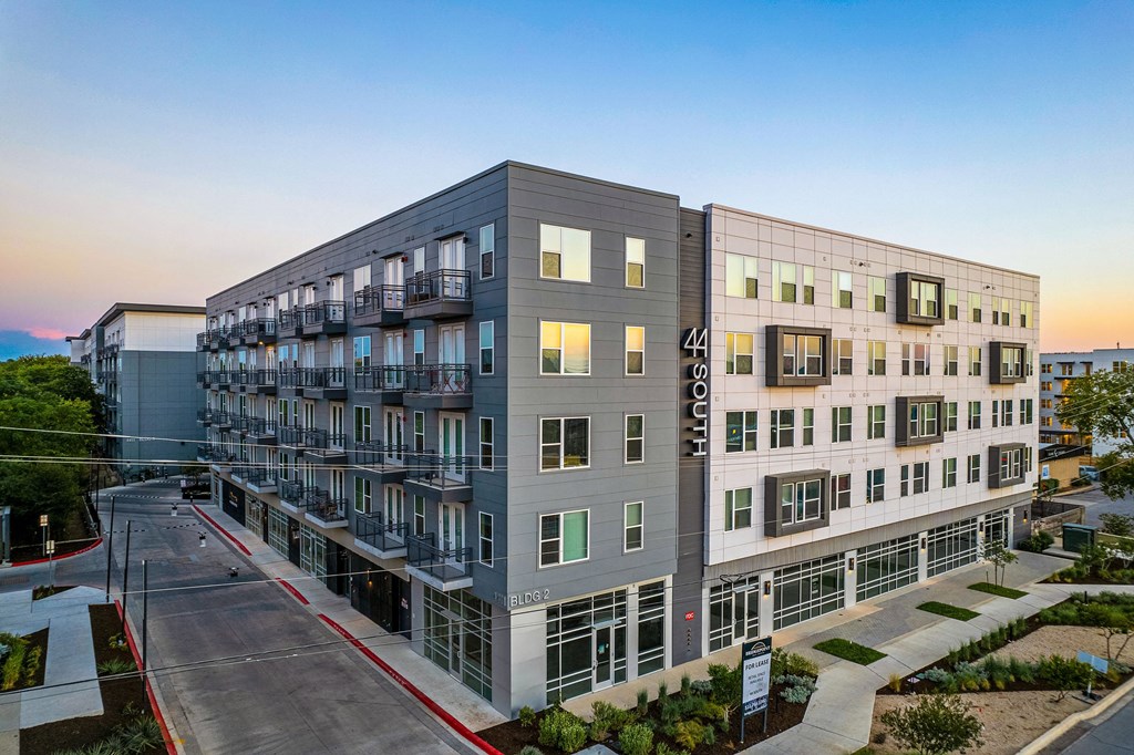 the building in which the hotel is located