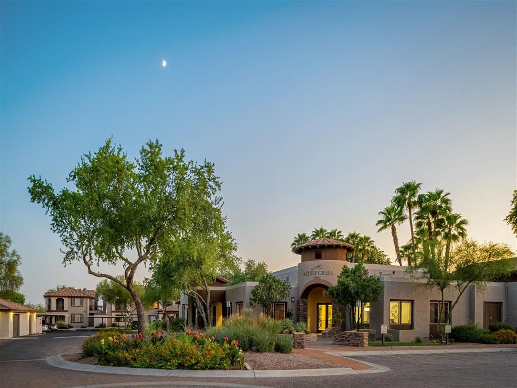 the building in which the hotel is located